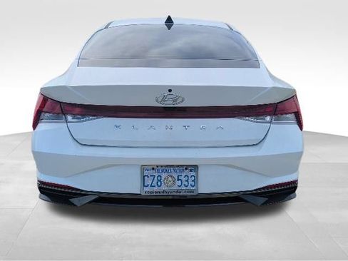 Used 2021 Hyundai Elantra SEL w/ Convenience + Premium Package FWD image 4