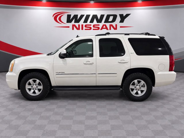 Used 2011 GMC Yukon SLT w/ SLT-2 Equipment Package AWD/4WD image 4