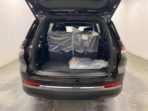 New 2026 Jeep Grand Cherokee L Laredo AWD/4WD image 29