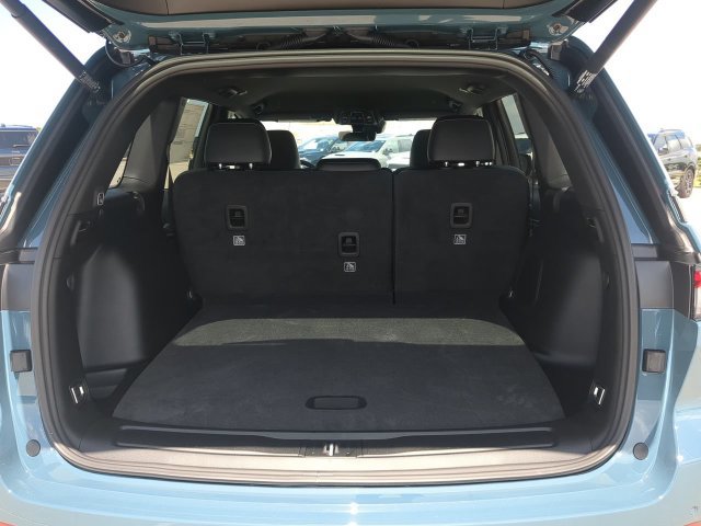 New 2027 Jeep Grand Cherokee Limited RWD image 14