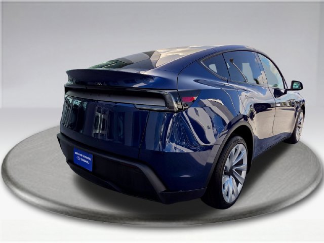 Used 2026 Tesla Model Y Long Range RWD image 11