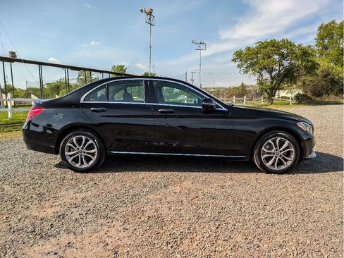 Used 2018 Mercedes-Benz C 300 4MATIC Sedan image 4