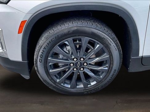 Used 2022 Chevrolet Traverse RS FWD image 34