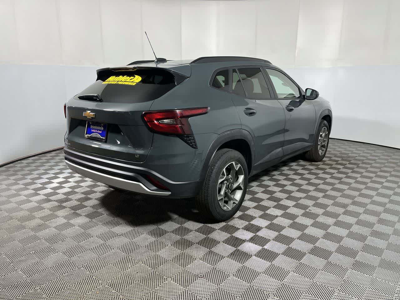 Used 2026 Chevrolet Trax LT FWD image 8