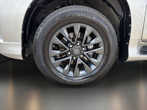 Used 2022 Lexus GX 460 Premium w/ Premium Package AWD/4WD image 10