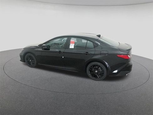 New 2026 Toyota Camry SE image 4