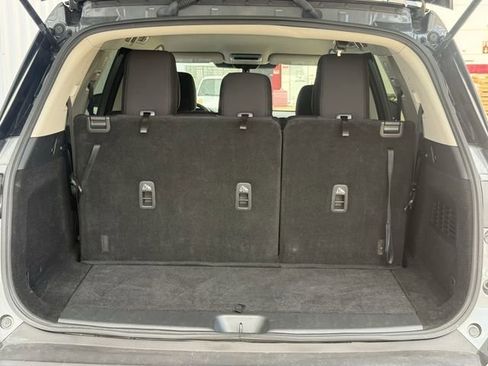 Used 2024 Nissan Pathfinder SV AWD/4WD image 32