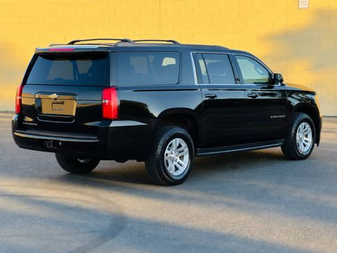 Used 2018 Chevrolet Suburban LT AWD/4WD image 4