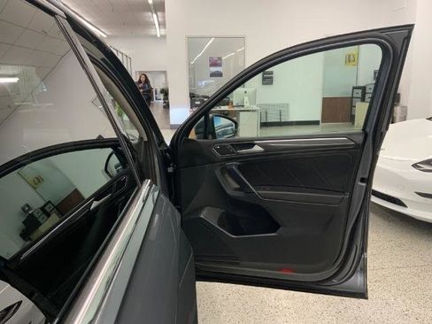 Used 2019 Volkswagen Tiguan SEL Premium AWD/4WD image 31
