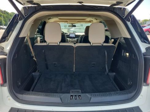 Used 2020 Ford Explorer XLT w/ Equipment Group 202A AWD/4WD image 41