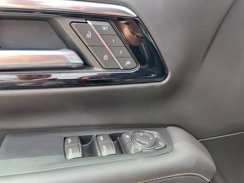 Used 2025 Chevrolet Tahoe Premier RWD image 10