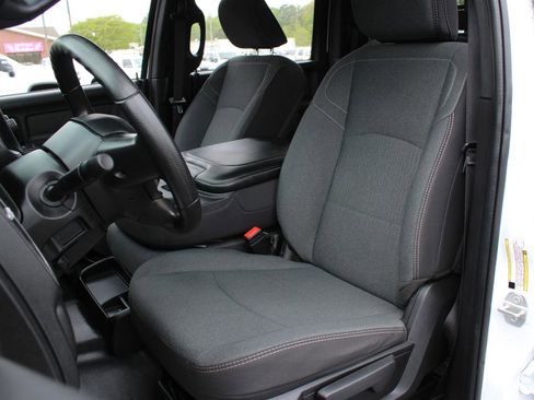 Used 2024 RAM 3500 Tradesman w/ Chrome Appearance Group image 20