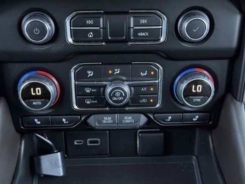 Used 2022 Chevrolet Tahoe LT w/ LT Signature Plus Package image 19