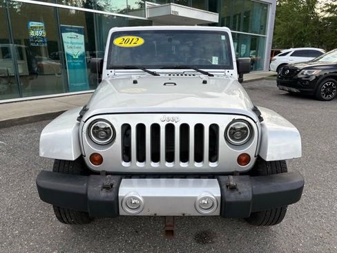 Used 2012 Jeep Wrangler Unlimited Sahara w/ Connectivity Group AWD/4WD image 7