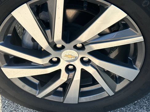 Certified 2024 Chevrolet Equinox LT AWD/4WD image 9