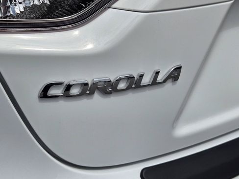 Used 2025 Toyota Corolla LE FWD image 31