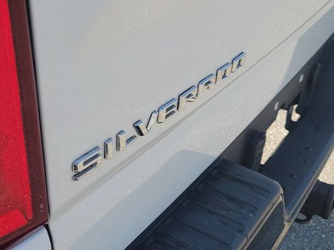 Used 2019 Chevrolet Silverado 1500 Custom Trail Boss w/ Custom Convenience Package AWD/4WD image 6
