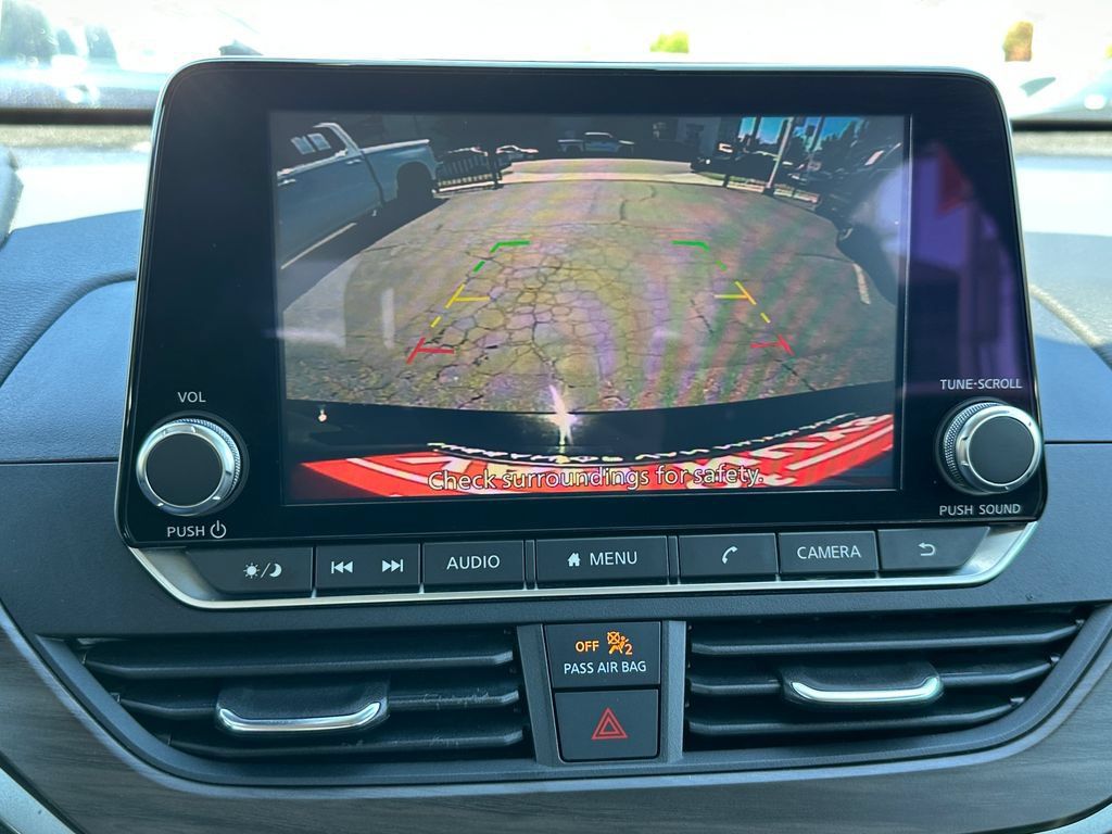 Used 2024 Nissan Altima 2.5 SV FWD image 32
