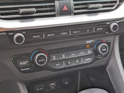 Certified 2022 Kia Niro LXS image 26