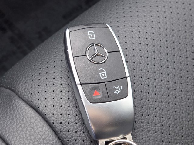 Used 2024 Mercedes-Benz GLE 350 4MATIC image 41