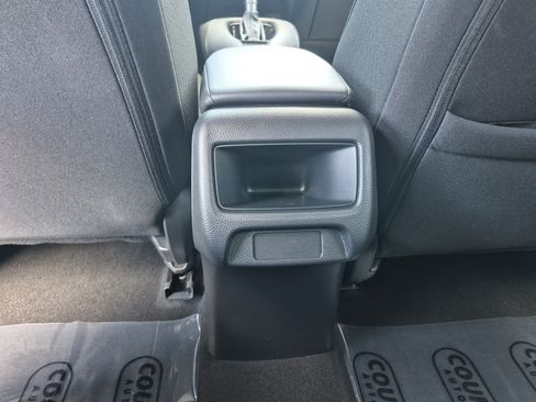 Used 2023 Honda HR-V LX image 16