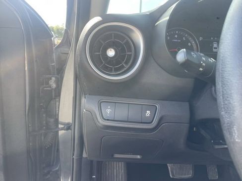 Used 2024 Kia Forte LXS image 17