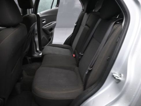 Used 2017 Chevrolet Trax LS AWD/4WD image 11