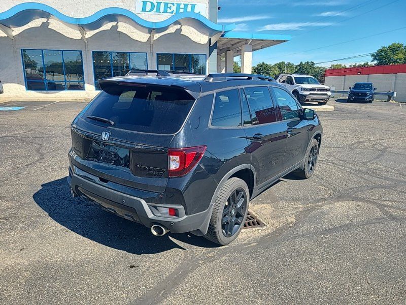 Used 2024 Honda Passport Black Edition image 5