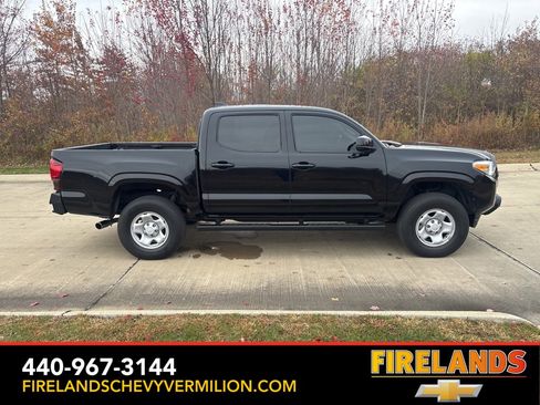 Used 2022 Toyota Tacoma SR image 6