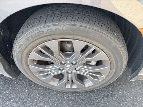 Used 2025 Honda Odyssey Touring image 17