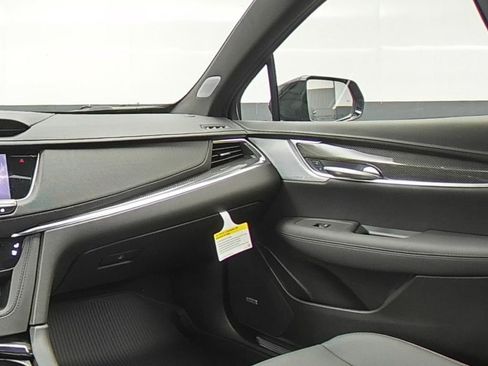 New 2025 Cadillac XT5 Sportv w/ Technology Package image 11