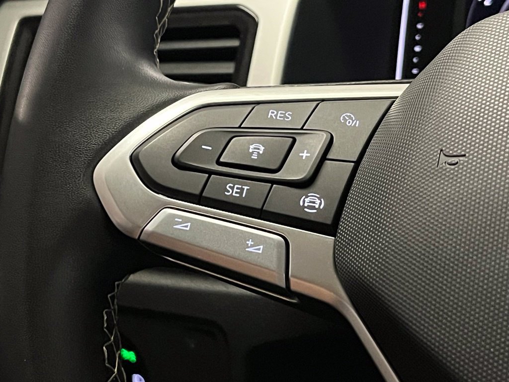 Used 2022 Volkswagen Atlas Cross Sport SE AWD/4WD image 27