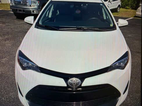 Used 2018 Toyota Corolla LE FWD image 18