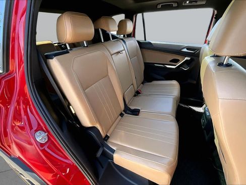 Used 2024 Volkswagen Tiguan SE R-Line w/ MDO Package, Three-Row FWD image 20