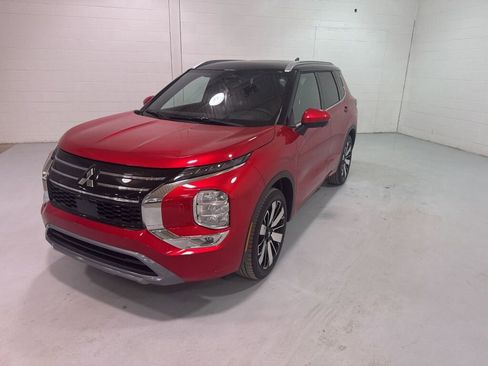 New 2025 Mitsubishi Outlander SEL image 3