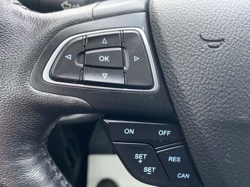 Used 2017 Ford Escape Titanium image 27