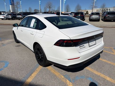 Used 2025 Honda Accord SE image 5