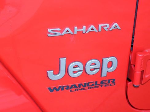 Used 2018 Jeep Wrangler Unlimited Sahara image 16