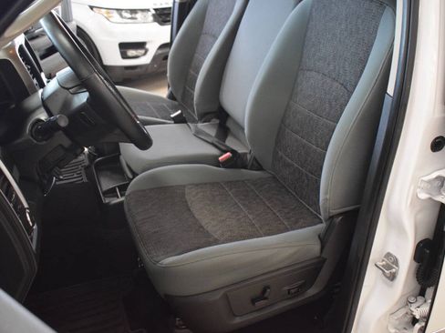 Used 2018 RAM 1500 Big Horn RWD image 42