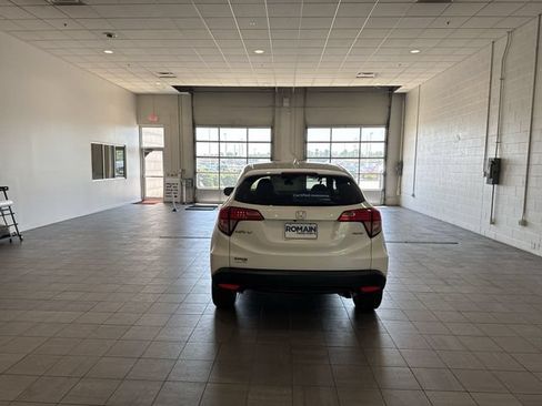 Used 2016 Honda HR-V EX image 5