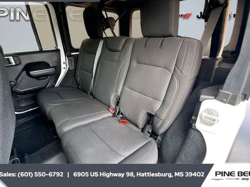 Used 2022 Jeep Wrangler Unlimited Sport image 19