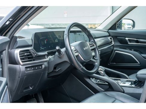 Used 2025 Kia Telluride S AWD/4WD image 11
