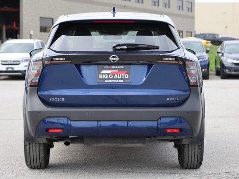 Used 2025 Nissan Kicks SV image 10