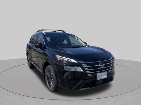 Used 2025 Nissan Rogue Platinum w/ Platinum Premium Package AWD/4WD image 3