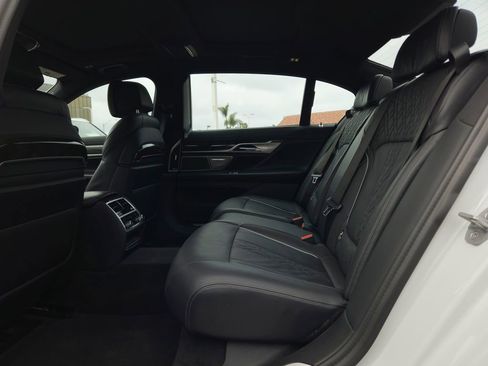 Used 2022 BMW 745e xDrive w/ M Sport Package image 9