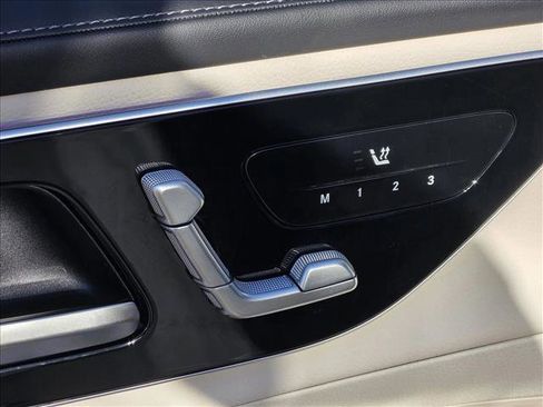 Used 2025 Mercedes-Benz GLC 300 4MATIC image 15