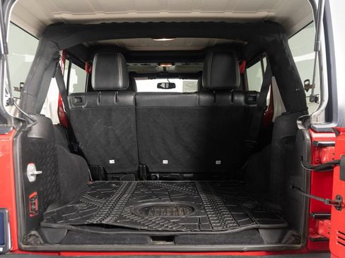 Used 2015 Jeep Wrangler Unlimited Sport AWD/4WD image 36