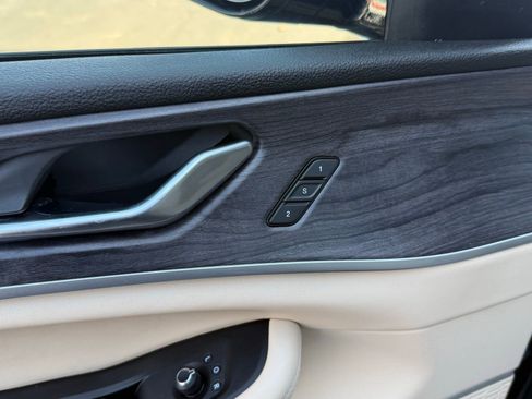 Used 2023 Jeep Grand Cherokee 4WD 4xe image 43