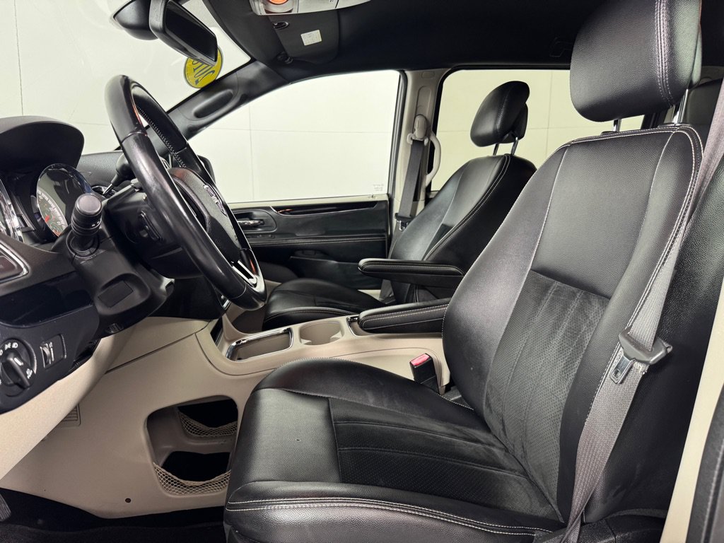 Used 2018 Dodge Grand Caravan SXT FWD image 11
