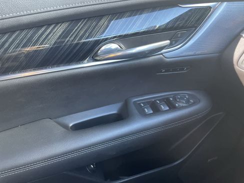 Used 2023 Cadillac XT6 Premium Luxury FWD image 37